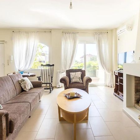Οικια Elisabeth Apartamento Loútsa Exterior foto