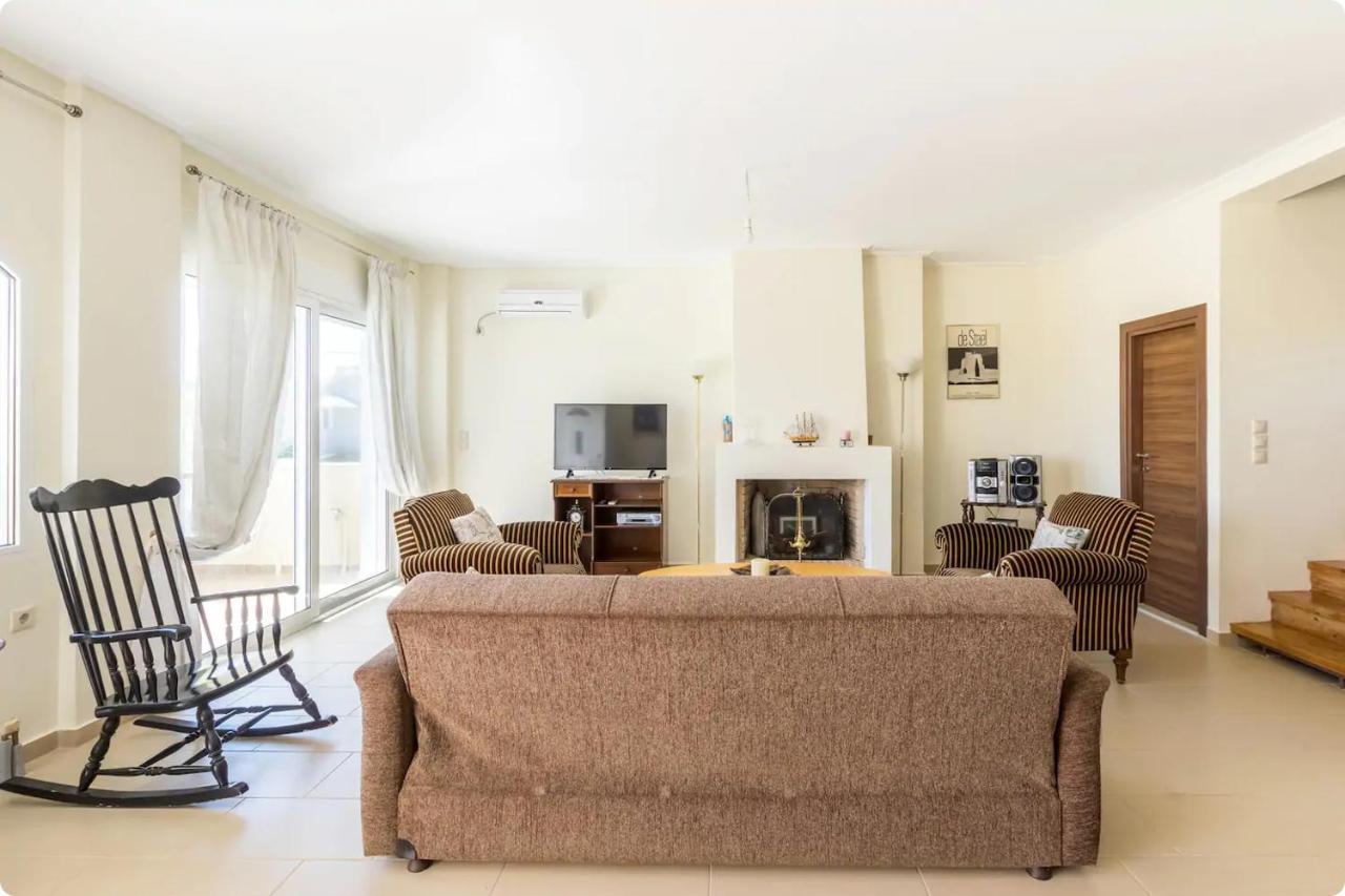 Οικια Elisabeth Apartamento Loútsa Exterior foto