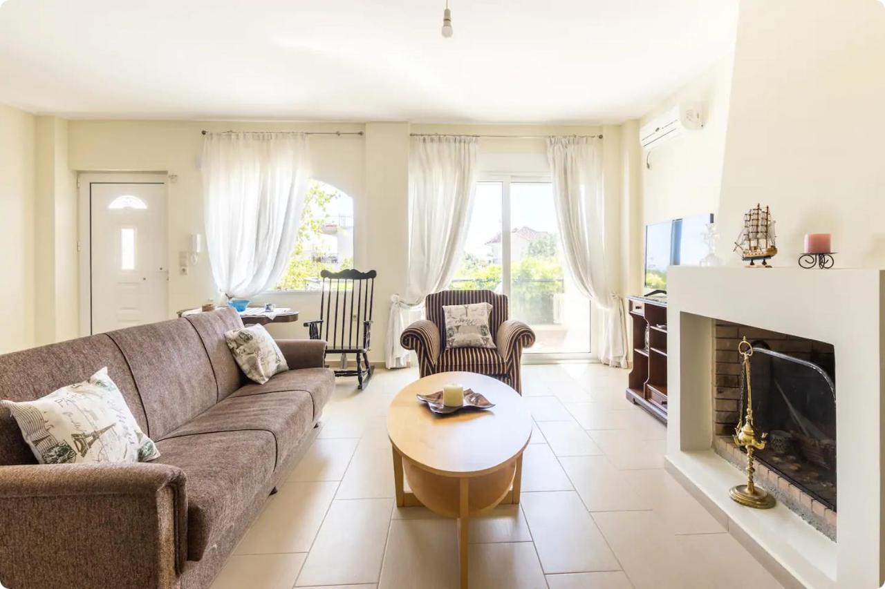 Οικια Elisabeth Apartamento Loútsa Exterior foto
