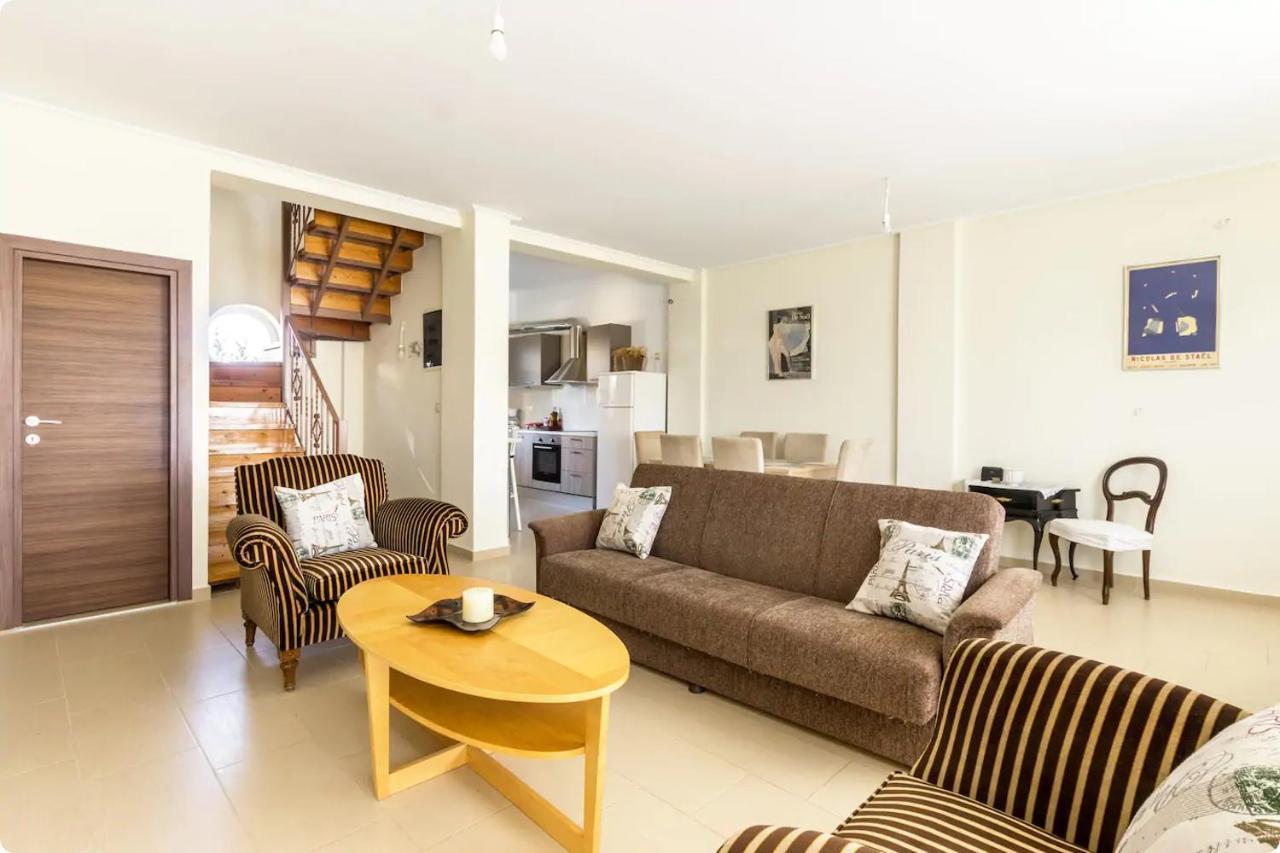 Οικια Elisabeth Apartamento Loútsa Exterior foto